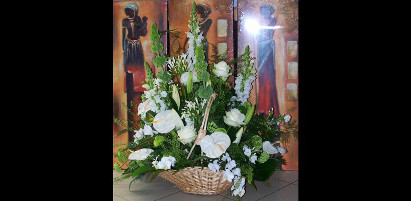 Composition Florale de mariage dans un panier champêtre