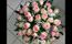 Bouquet de roses pastel et gypsophile 